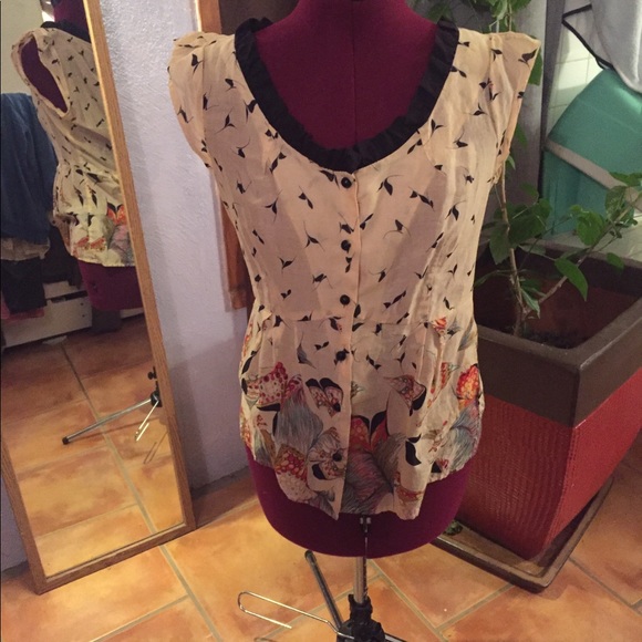 Odille tan, high quality blouse. Size 4. - Picture 2 of 6